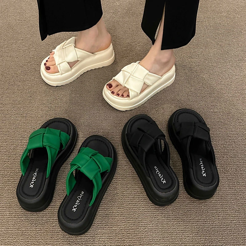 黑色厚底增高拖鞋女夏外穿2025年新款法式高级感时尚沙滩一字凉拖