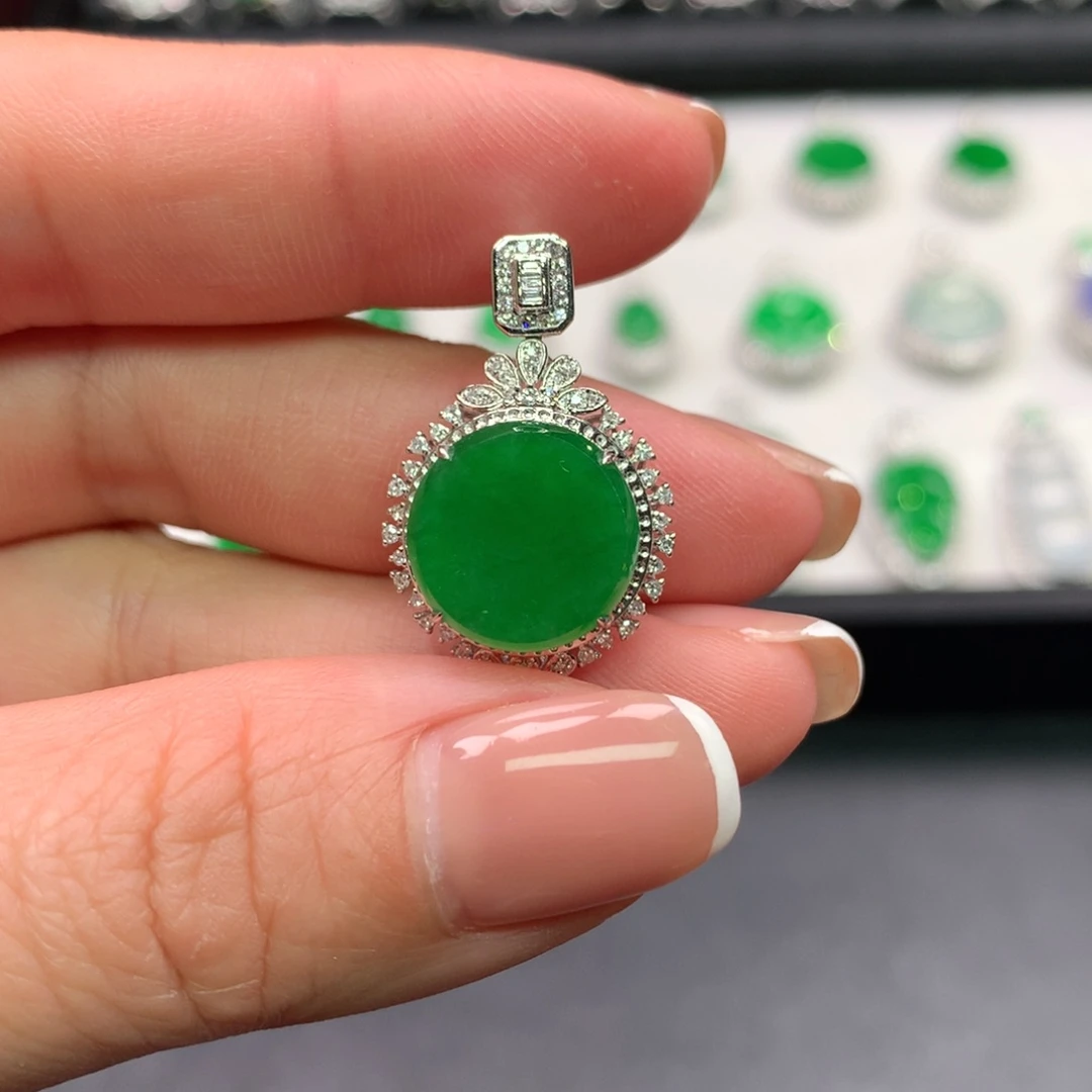 翡翠吊坠(不含链)18K金镶嵌