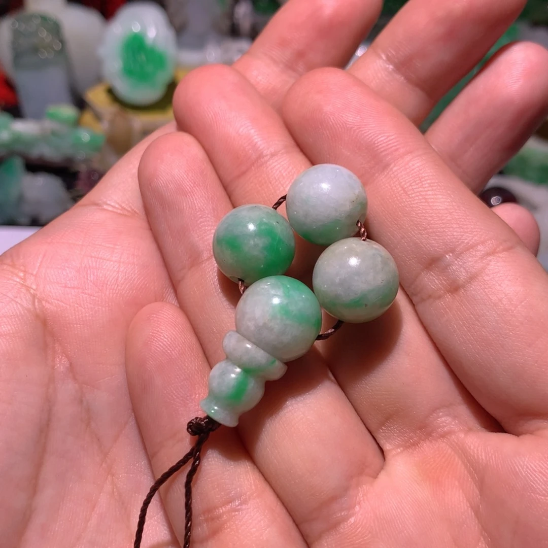 翡翠挂件未镶嵌平**人