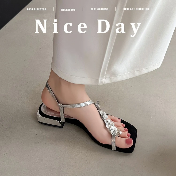 平底度假风亮片高级感套趾一字带方头气质凉鞋女夏季外穿MK969