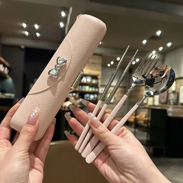 美少女专属餐具盒～304不锈钢蝴蝶结勺叉筷儿童可携式餐具套装学