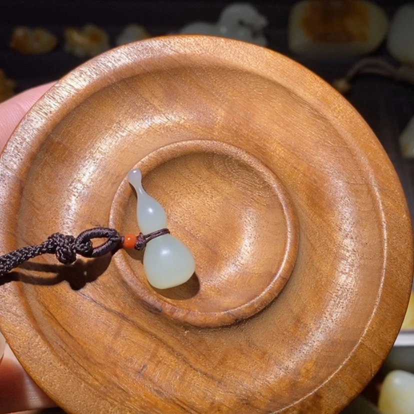 【闪购商品】颈饰未镶嵌和田玉