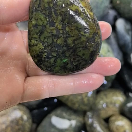 静***木藏玉药王石原石一个