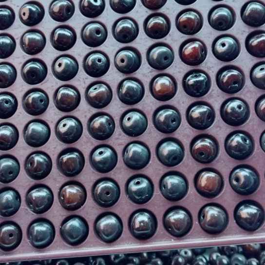 白玉菩提吊坠瑕疵11黑加仑桶珠150颗