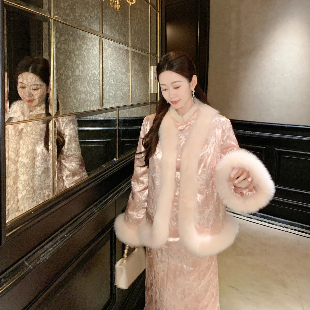 【粉雾琼枝】新中式冬季长袖厚款羽绒服2025女士刺绣设计师时尚套装