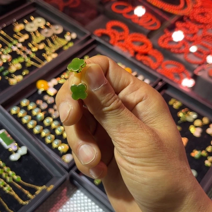 和田玉银S925镶嵌颈饰