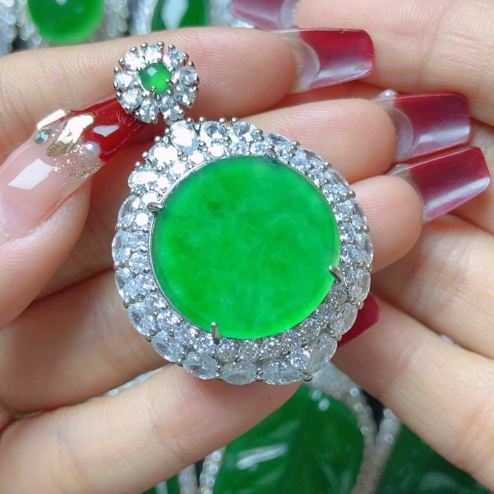 翡翠颈饰未镶嵌