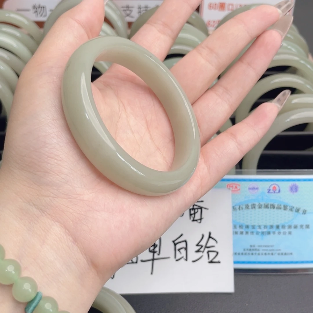 未镶嵌手镯石英质玉58.8