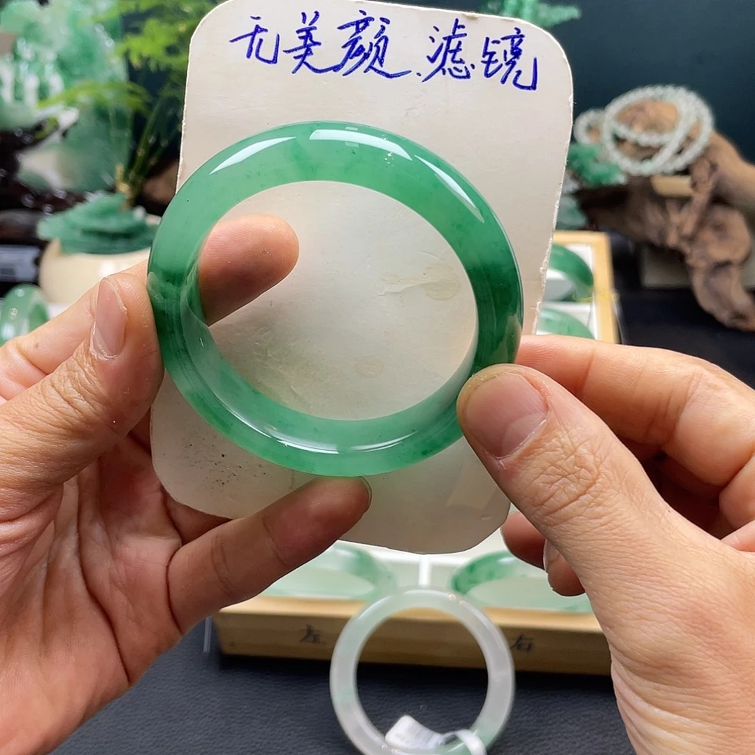 未镶嵌手镯石英质玉