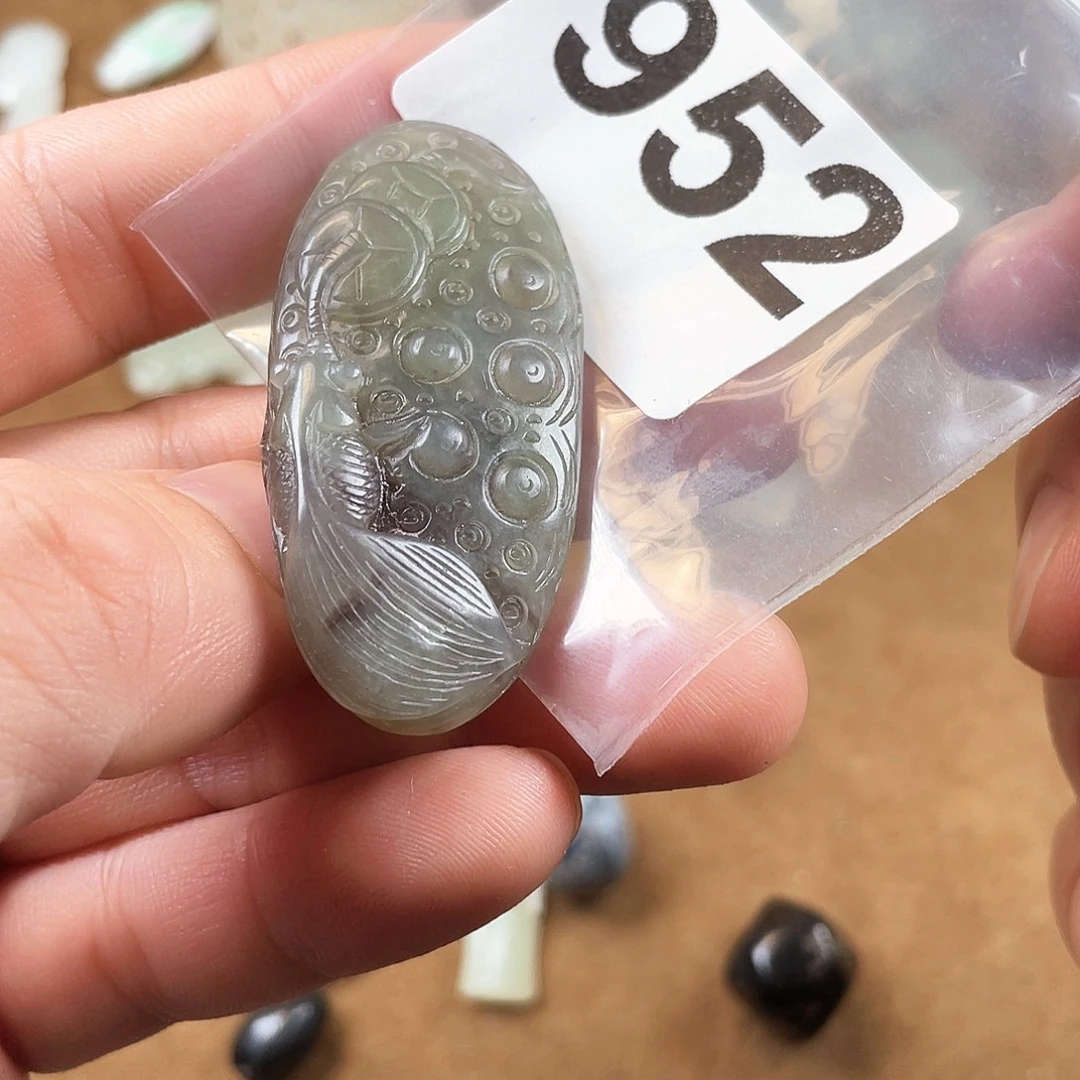 和田玉未镶嵌车挂