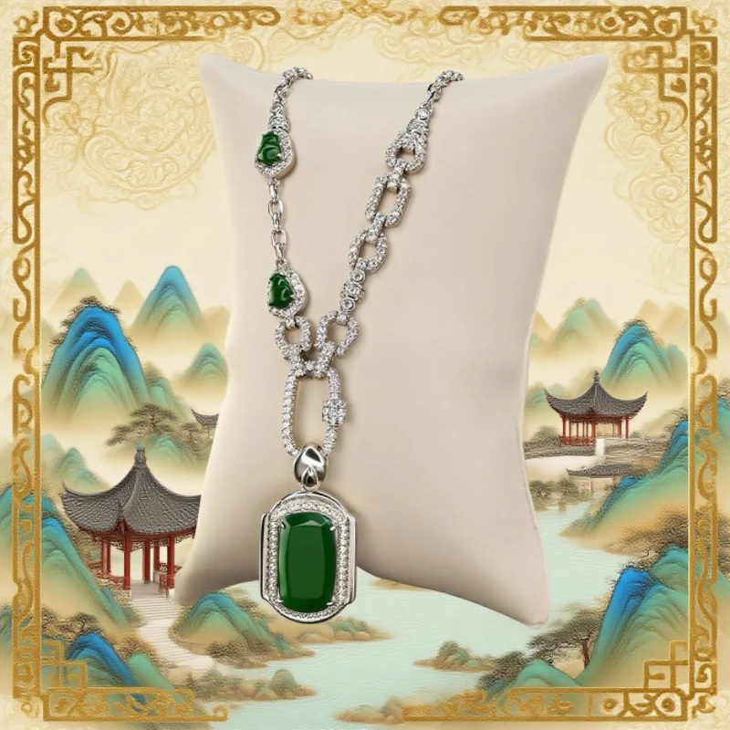 天然翡翠无事牌吊坠气质轻奢镶嵌坠链复古翡翠吊坠翡翠项链绿色