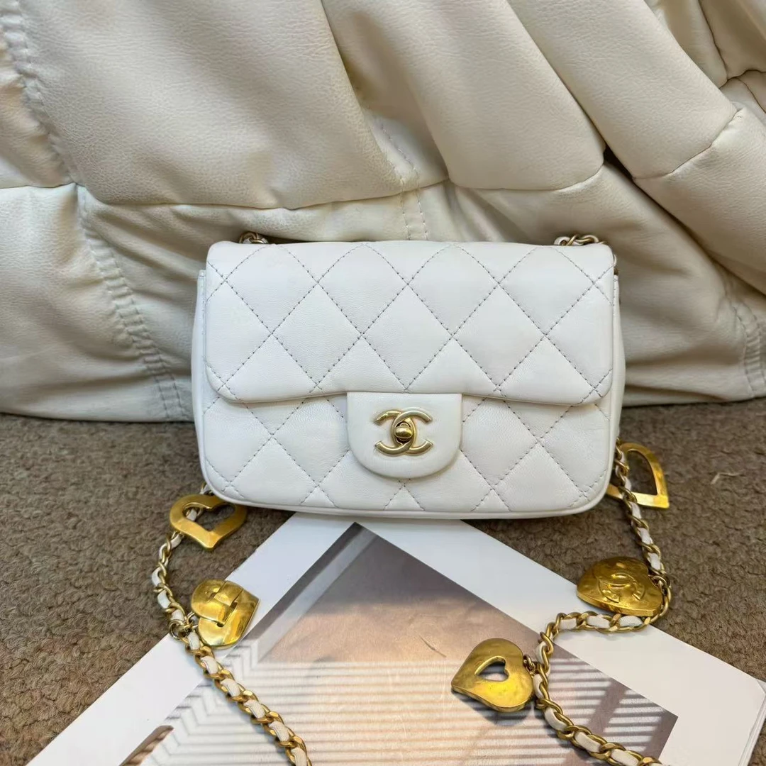 95新 Chanel/香奈儿 白金羊皮22B爱心吊坠大mini单肩包/697109354