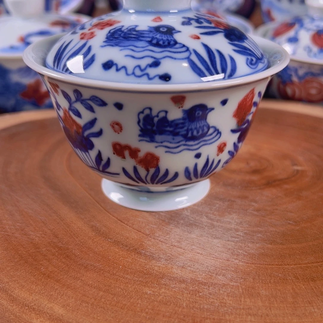 青花釉里红鸳鸯戏水两才盖碗