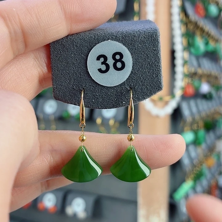 和田玉18K金镶嵌耳饰