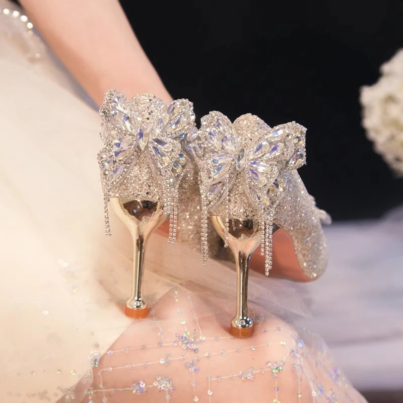 高级感婚鞋女细跟2025新款春夏季新娘鞋秀禾礼服金色高跟鞋水晶鞋