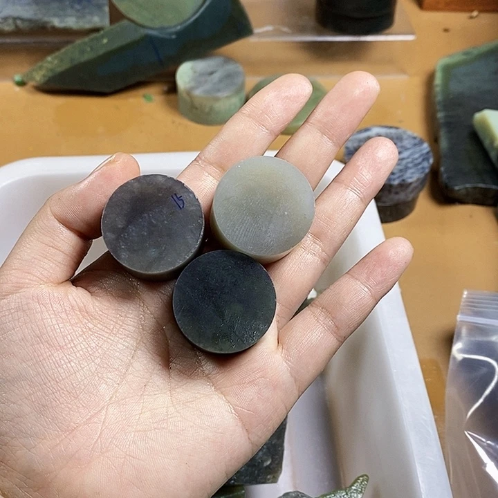 华***姐和田玉（糖玉）未镶嵌珠宝半成品