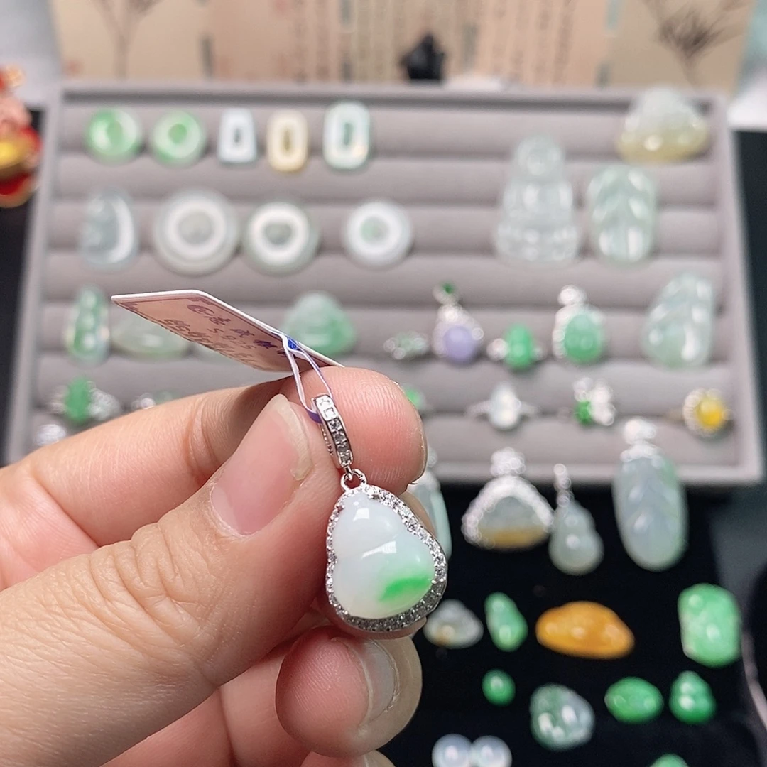 翡翠银S925镶嵌颈饰葫芦