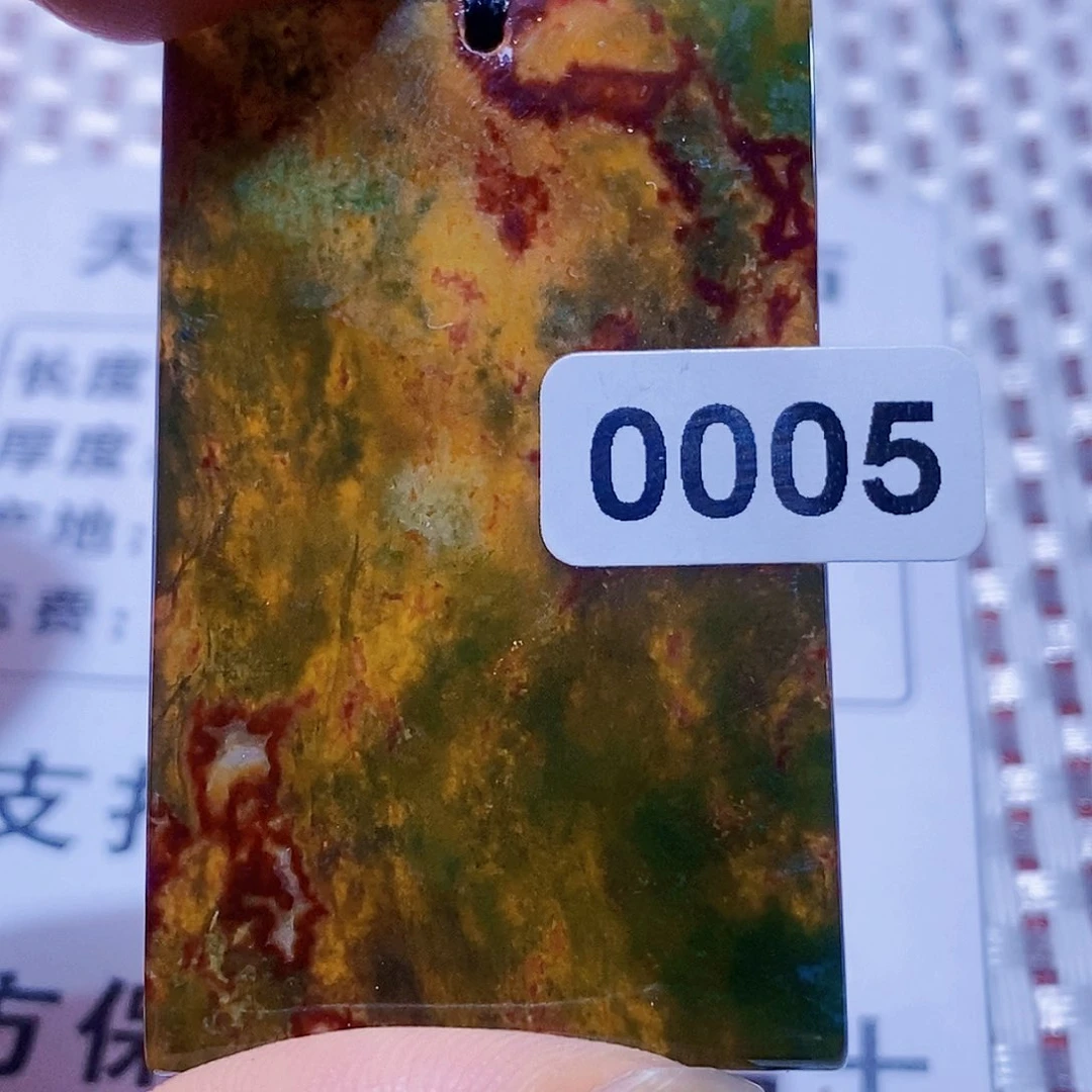 玛瑙/玉髓颈饰未镶嵌美*头