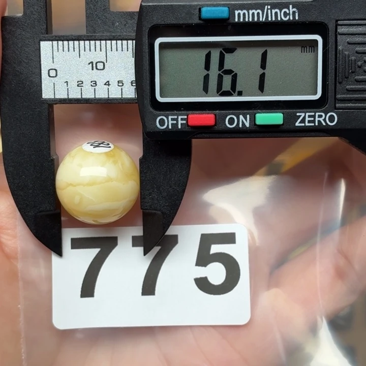 天***鱼未镶嵌琥珀裸石蜜蜡