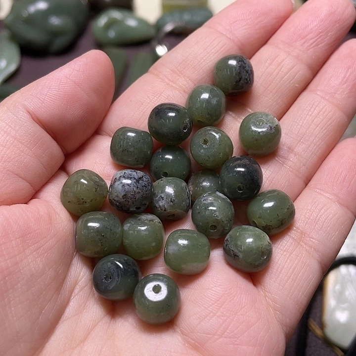 *****岫岩河磨玉（透闪石质玉）未镶嵌颈饰