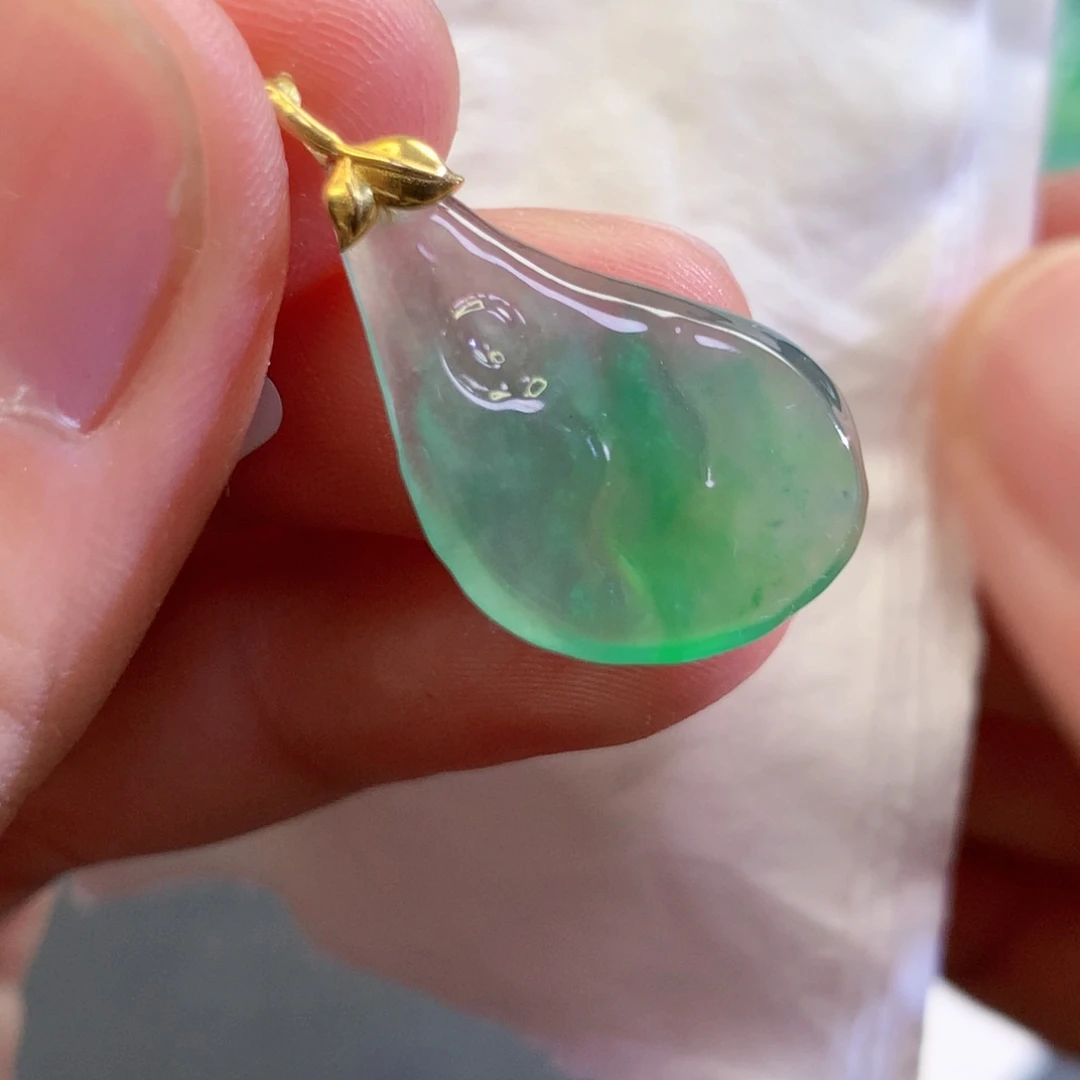 【闪购商品】翡翠未镶嵌颈饰