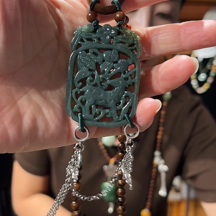 颈饰未镶嵌和田玉