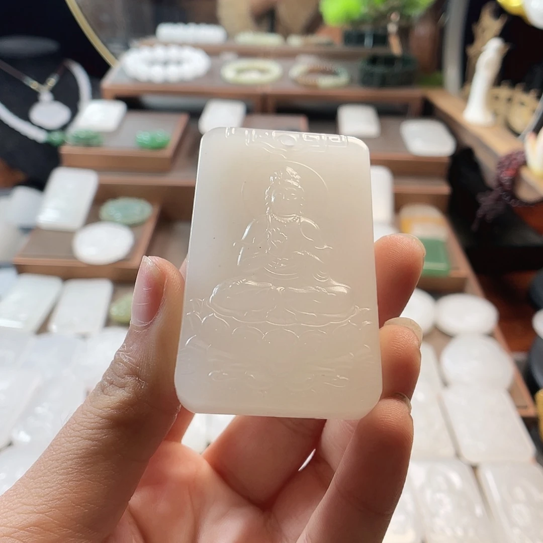 农***敏石英质玉（金丝玉）未镶嵌颈饰