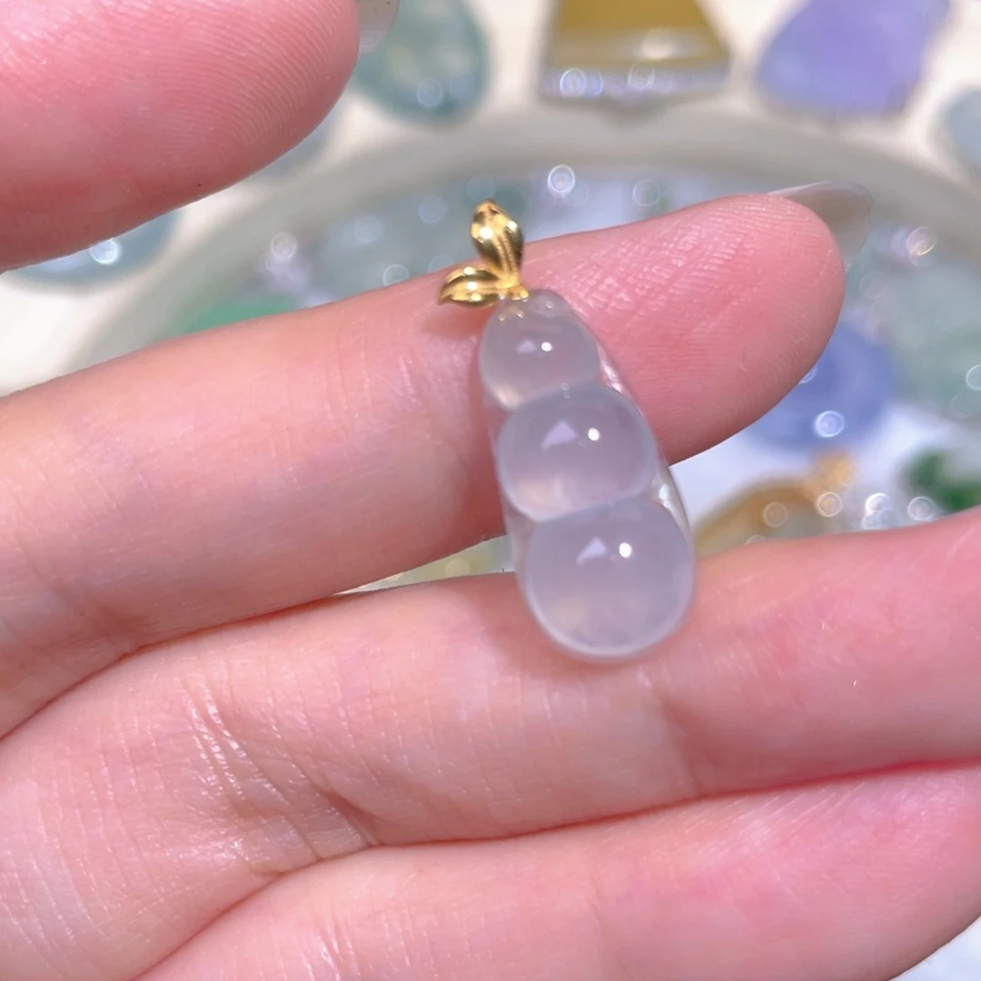 翡翠18K金镶嵌颈饰翡翠