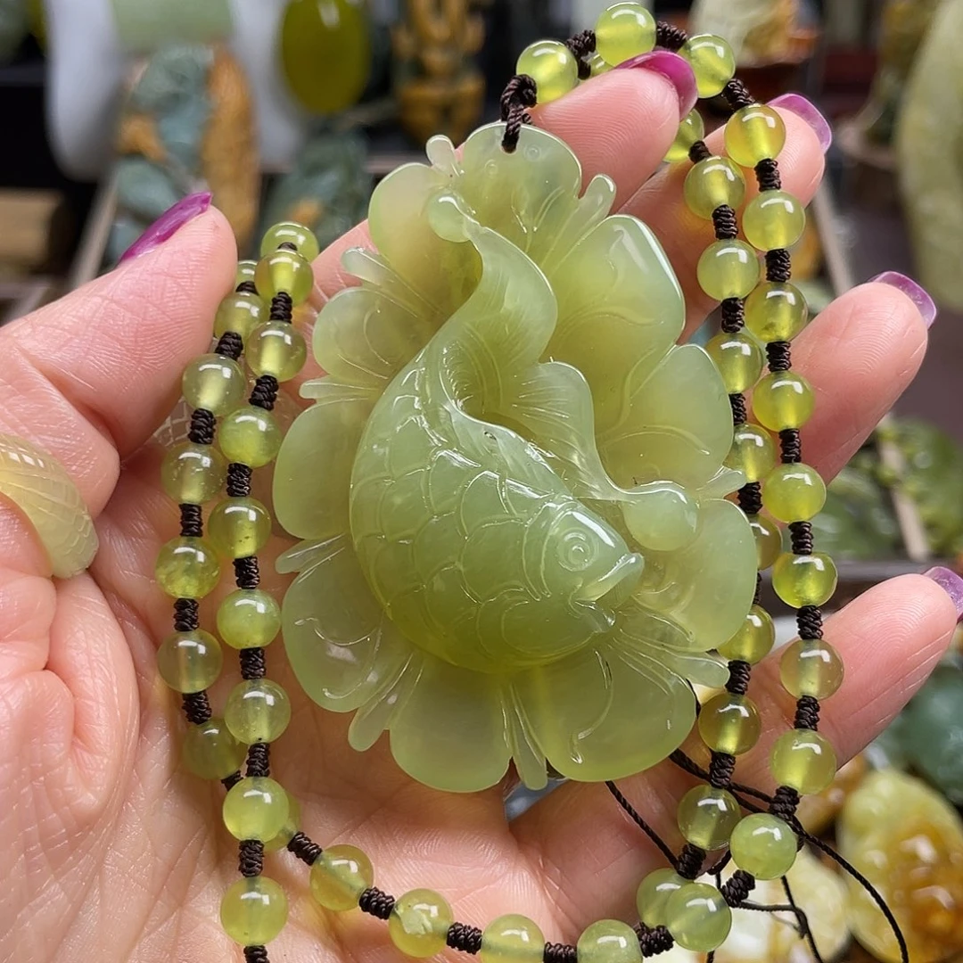 蛇纹石玉颈饰未镶嵌岫玉青提