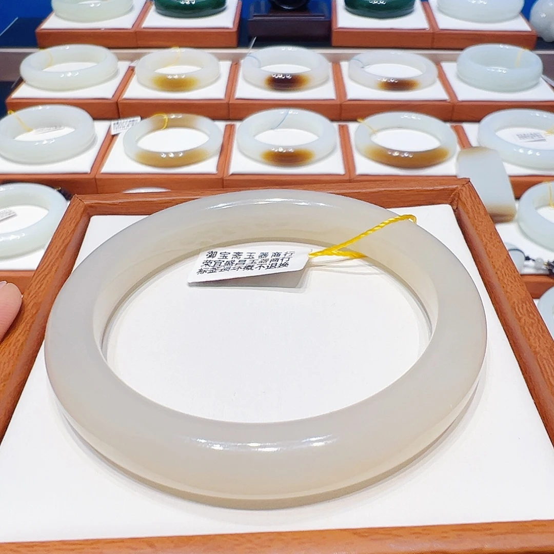 和田玉未镶嵌手镯冰藕粉