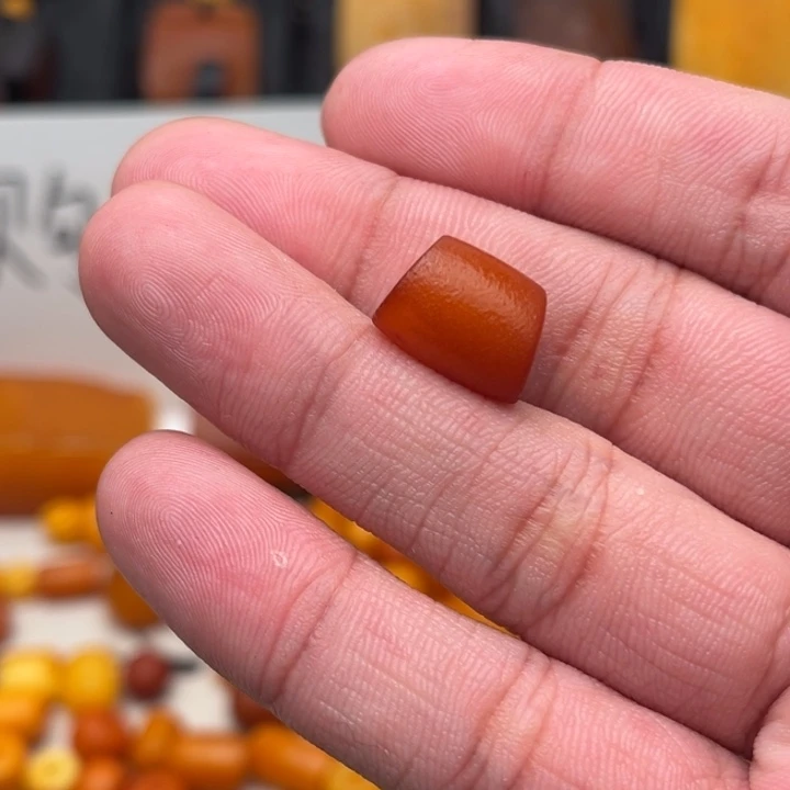 永***典琥珀未镶嵌裸石蜜蜡马蹄