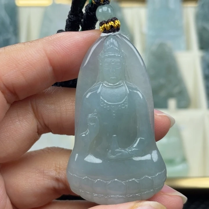 翡翠未镶嵌颈饰素衣观音