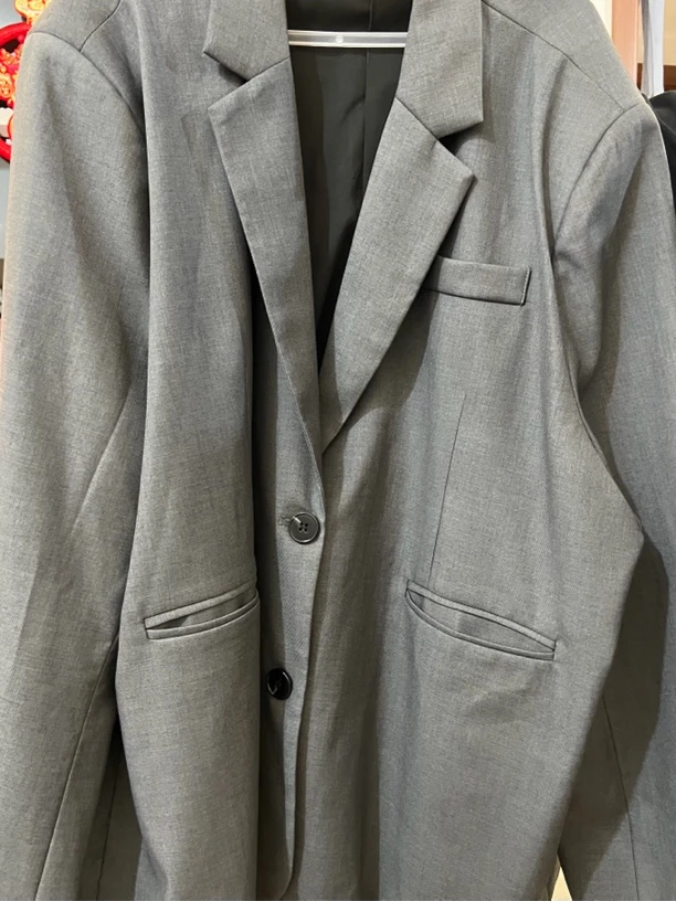 大码ins风高级感正肩显瘦廓形宽松休闲通勤黑灰春秋西装外套女