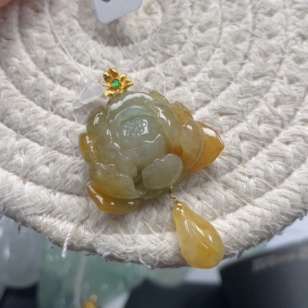 翡翠18K金镶嵌颈饰天然A货缅甸翡翠