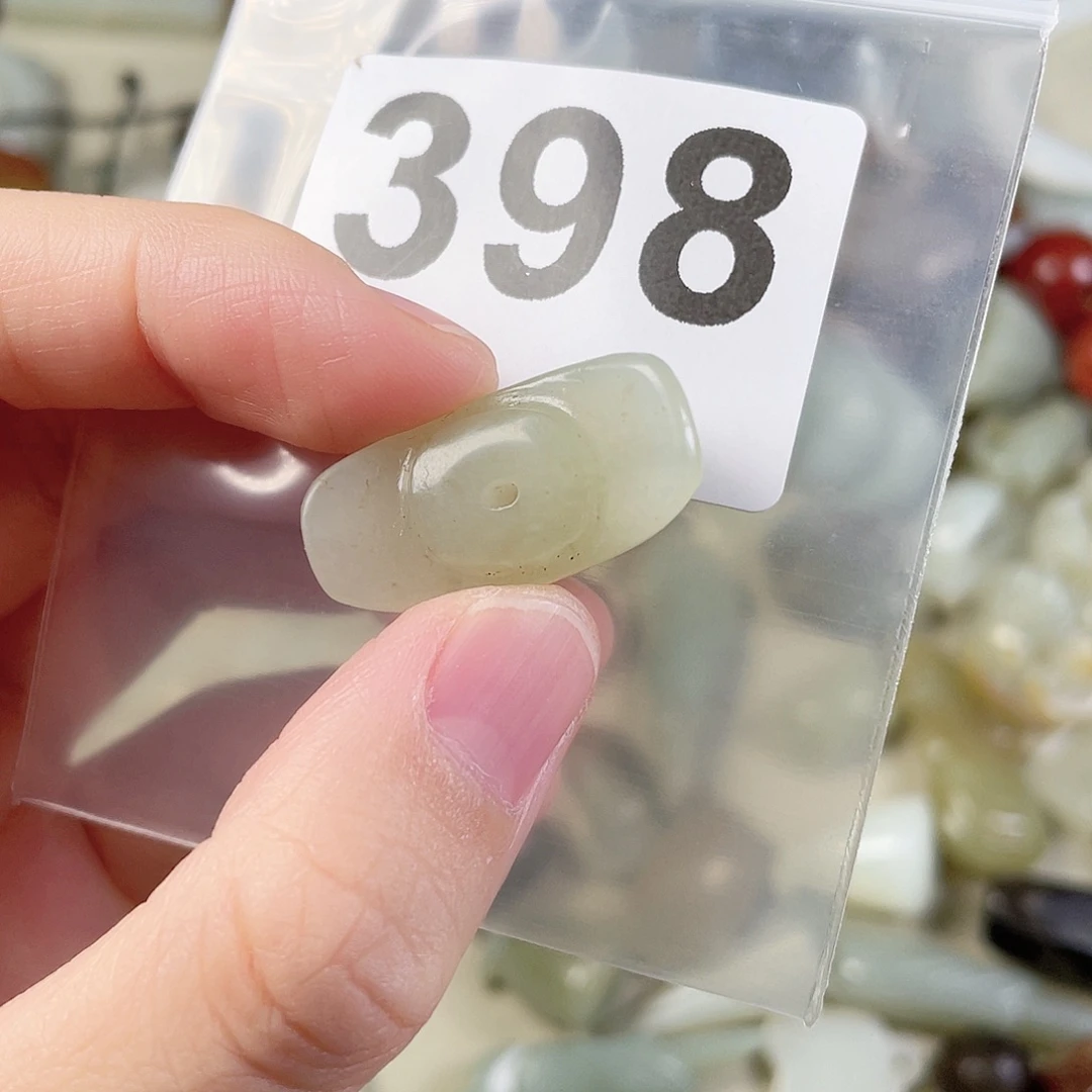 和田玉（糖玉）未镶嵌颈饰