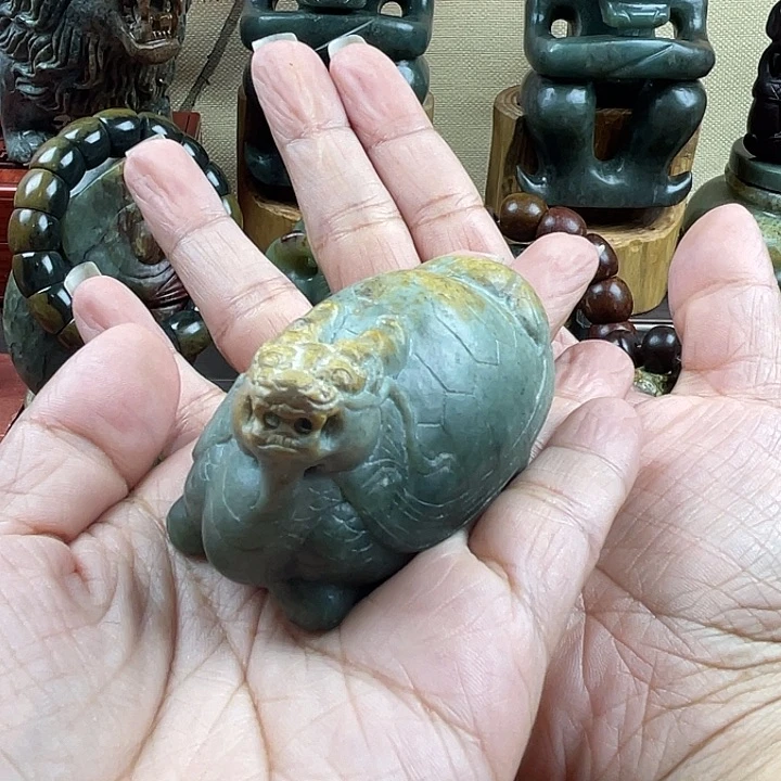 未镶嵌岫岩河磨玉（透闪石质玉）把件好*