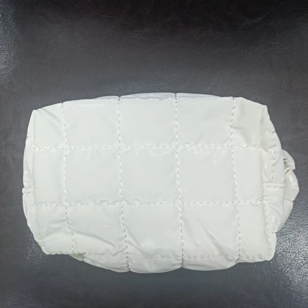 小修修啊~白色羽绒包包 女士时尚百搭便携