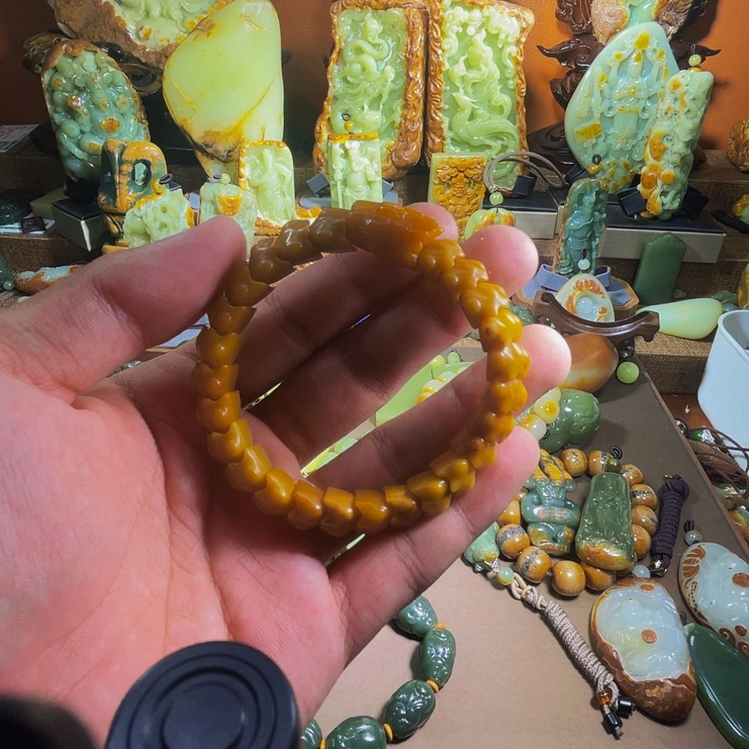 透闪石质玉未镶嵌珠宝奇石
