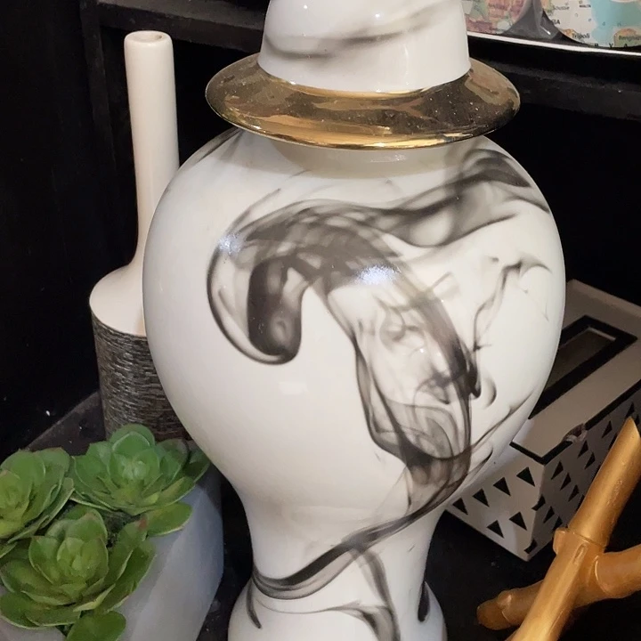 陶瓷花瓶部分（微瑕）