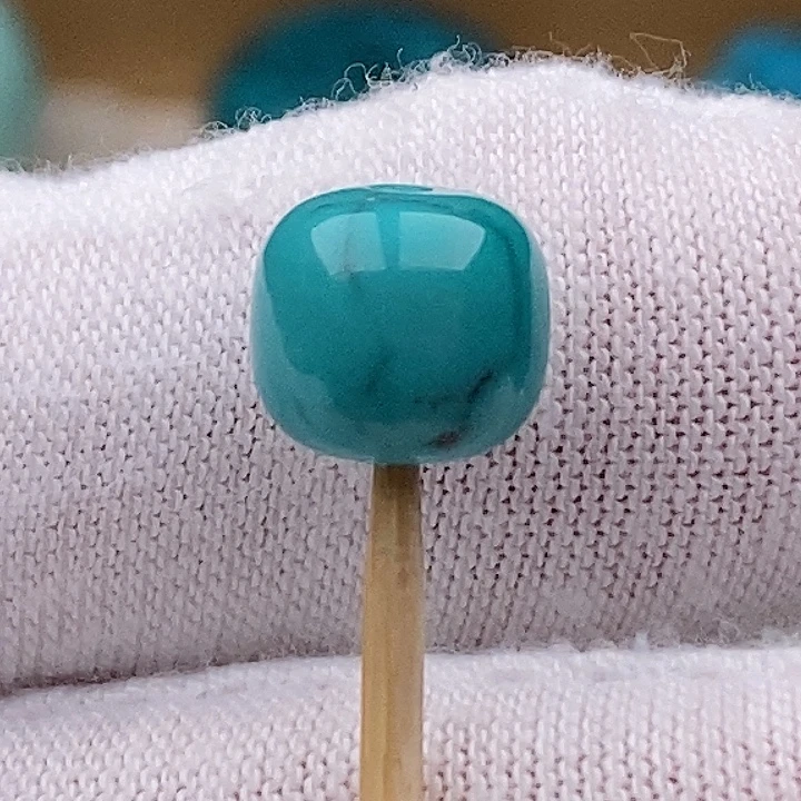 绿松石未镶嵌珠宝奇石8.4