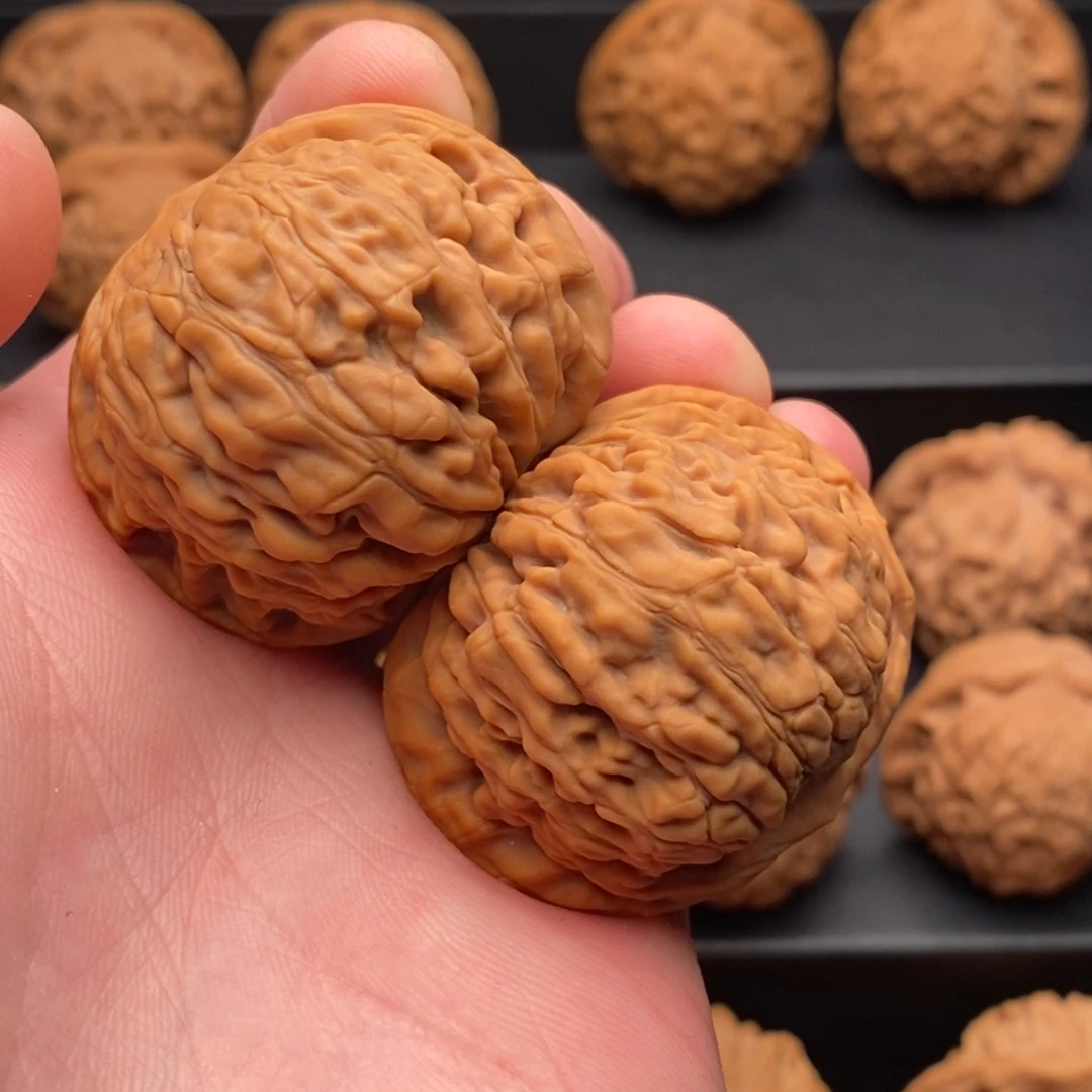 文玩核桃把件路****慢金刚