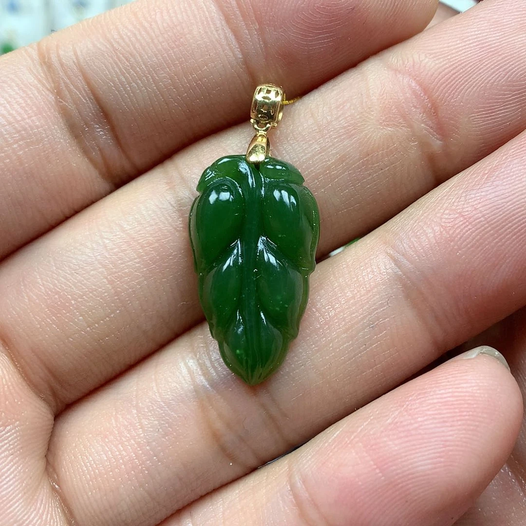 和田玉（碧玉）颈饰18K金镶嵌13×24
