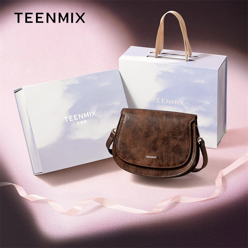 天美意2025新款流光风马鞍包休闲单肩包时尚斜挎包复古插色信封包