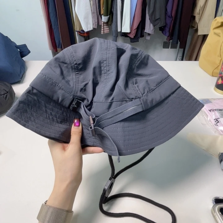 瓷片酒红色。。。。。。。。。。。。。