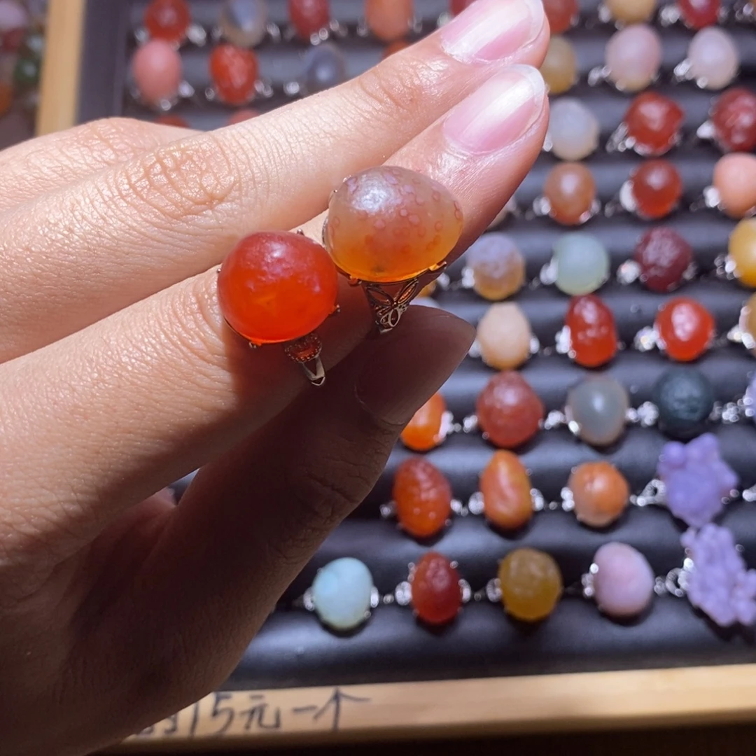 妞***妞玛瑙/玉髓合金戒指