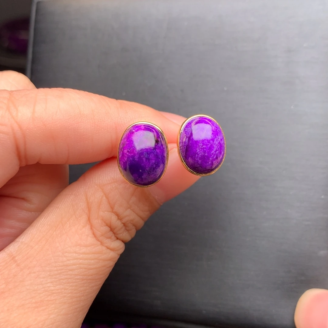 18K金镶嵌苏纪石（舒俱来）耳钉