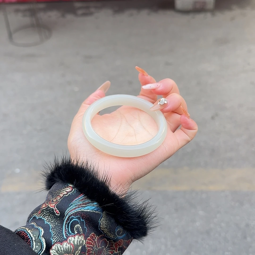 东陵石未镶嵌手镯