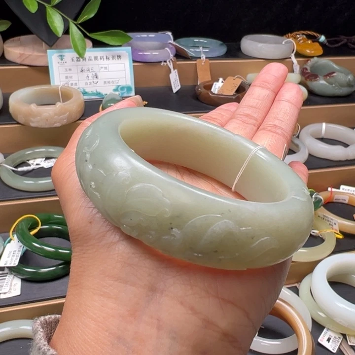 未镶嵌手镯和田玉55