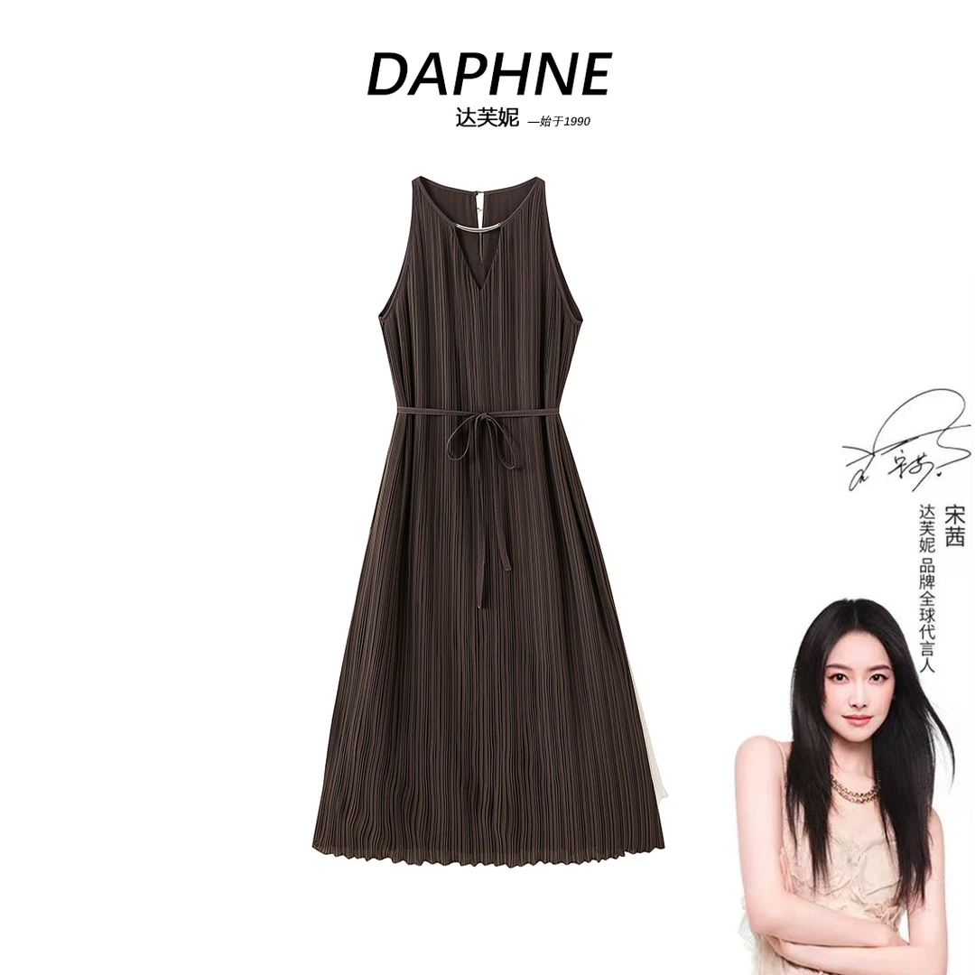 Daphne/达芙妮夏季轻奢气质收腰显瘦法式时尚褶皱飘逸无袖连衣裙