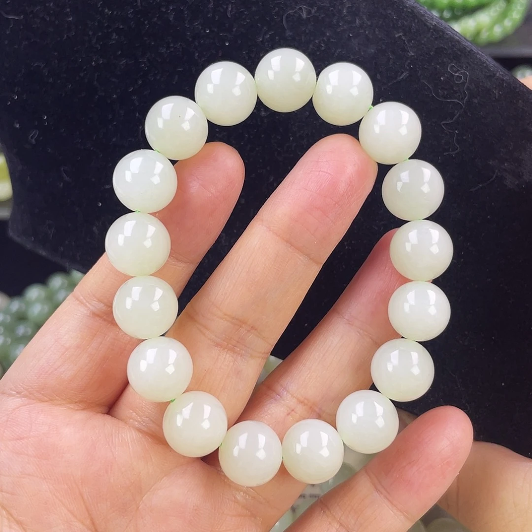 装***丽和田玉未镶嵌手链